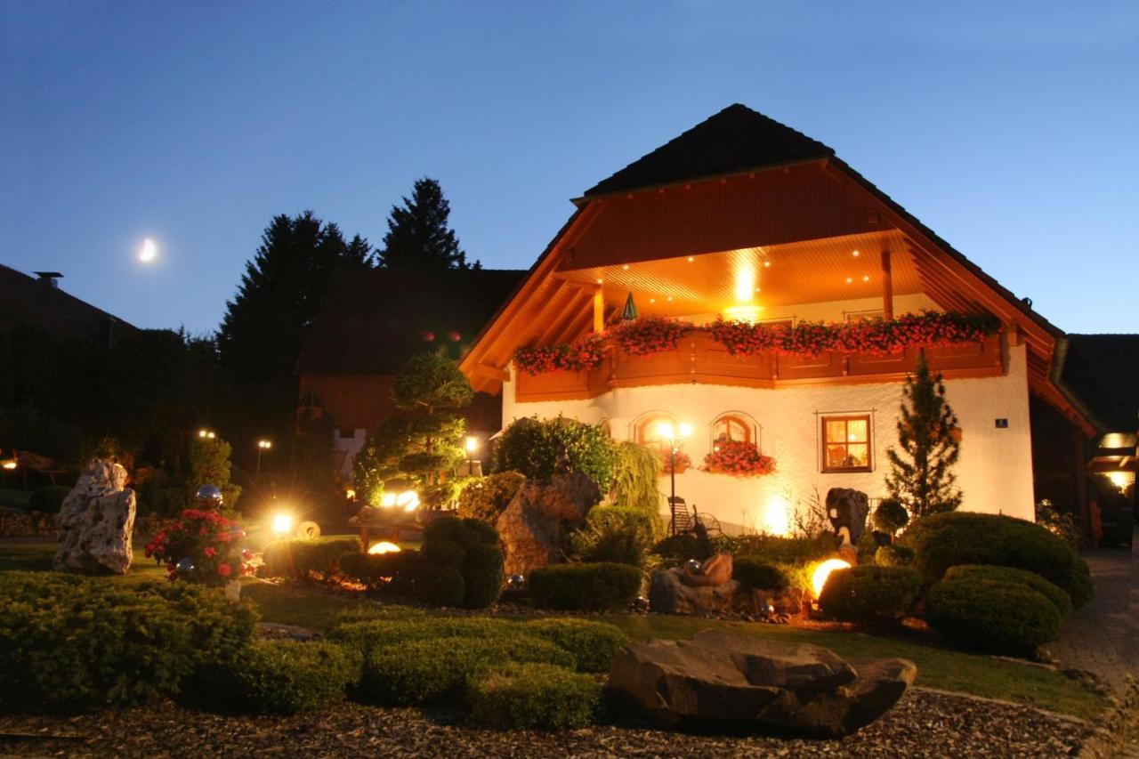 Ferienwohnung Haus Sonnenschein Goessweinstein Exterior foto