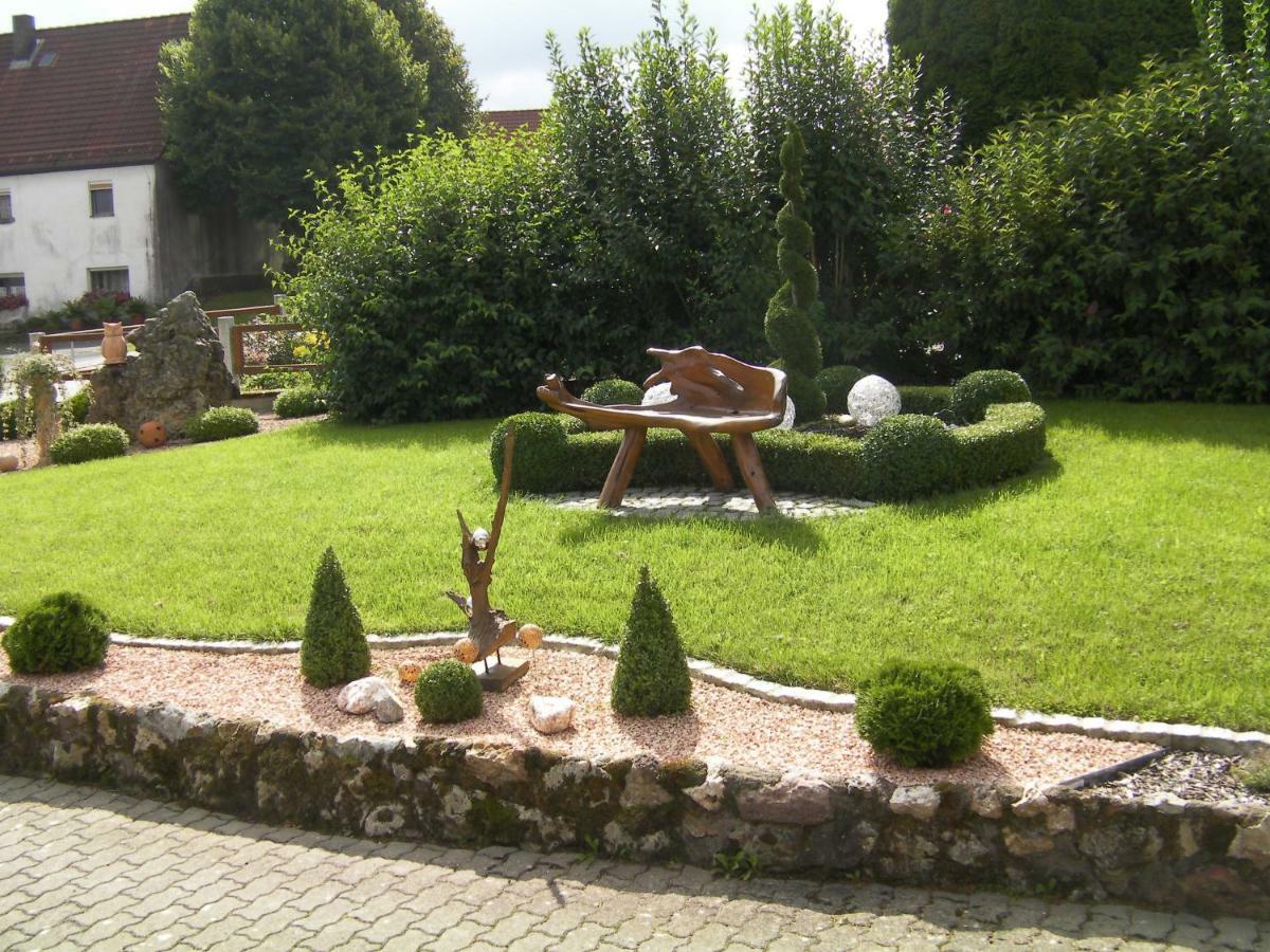 Ferienwohnung Haus Sonnenschein Goessweinstein Exterior foto